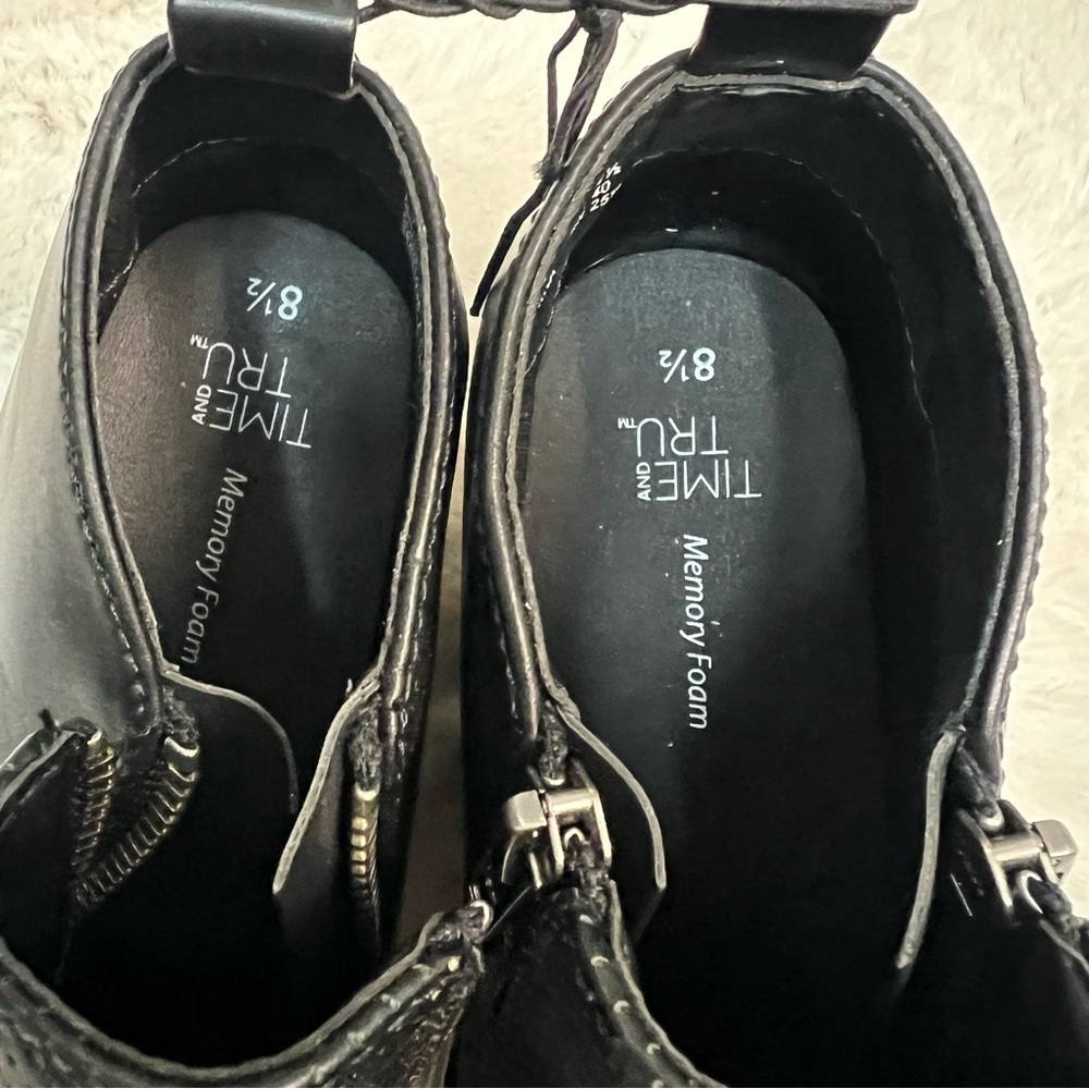 Time and Tru Black Slip-On Sneakers - Picture 8 of 10